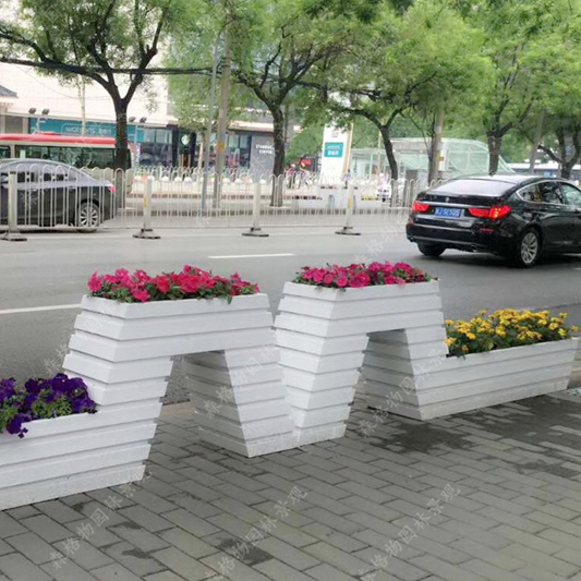 現代道路PVC移動花箱的玻璃鋼內膽特點如何？