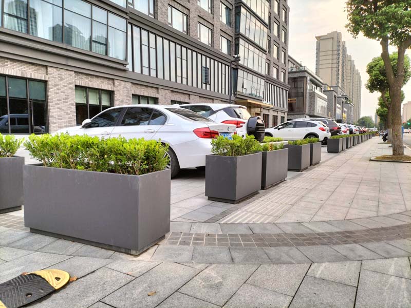 新型的不銹鋼花箱是怎么排水的? 新型的不銹鋼花箱是怎么排水的?