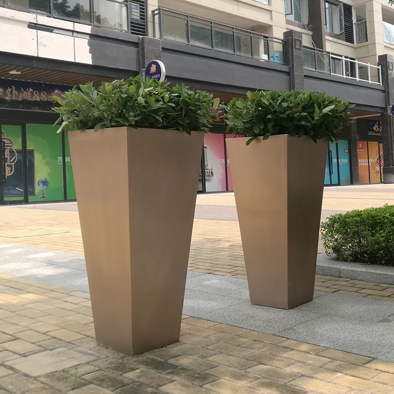 不銹鋼花壇花箱在景觀工程中的作用