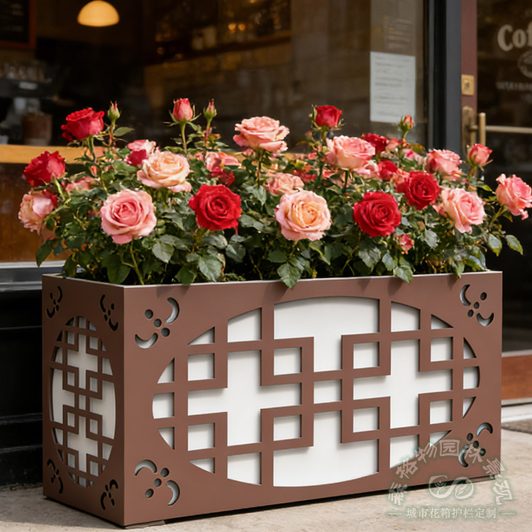 四川仿古鏤空雕刻金屬PVC花箱