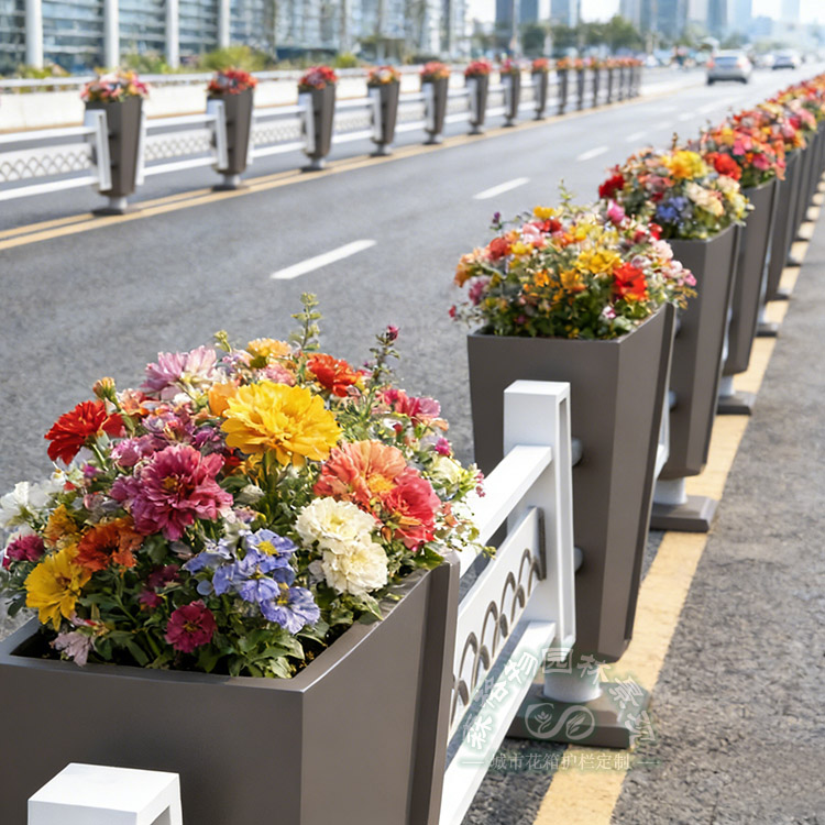 四海升平城市交通護(hù)欄花箱