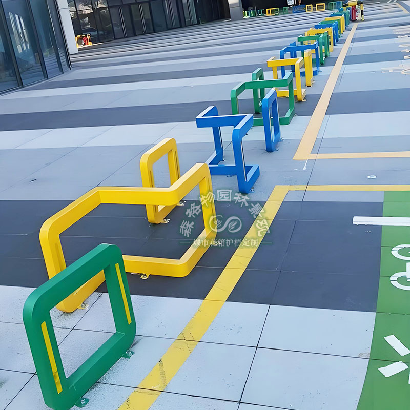 彩色系Z型+O型車擋人車分流護(hù)欄