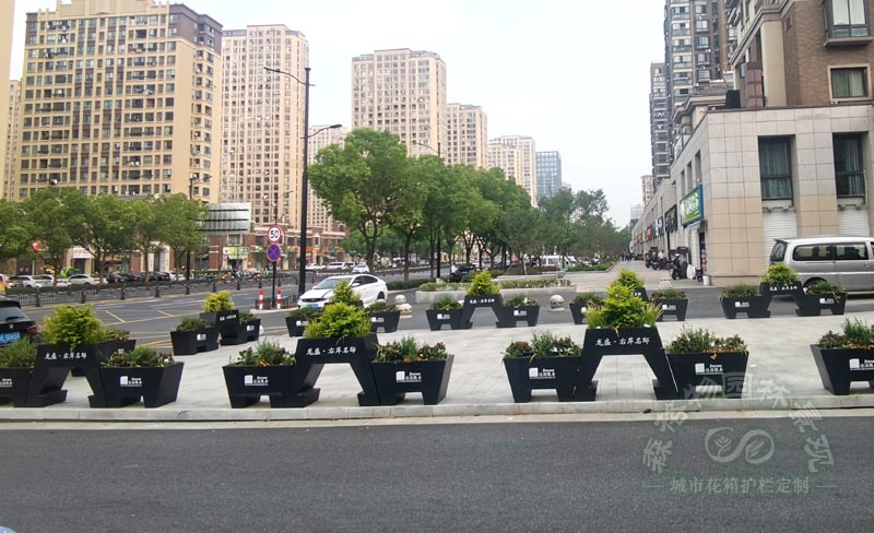 嘉興小區(qū)入口不銹鋼花箱案例