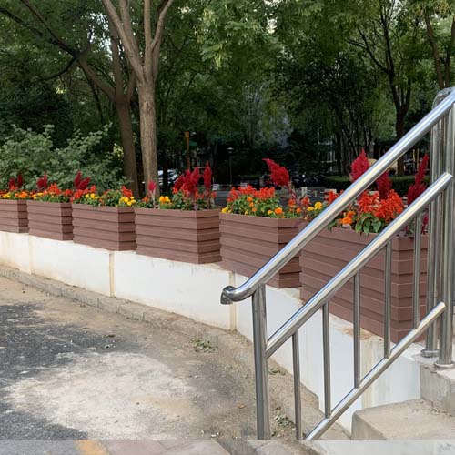 經(jīng)典橋梁pvc隔離花箱