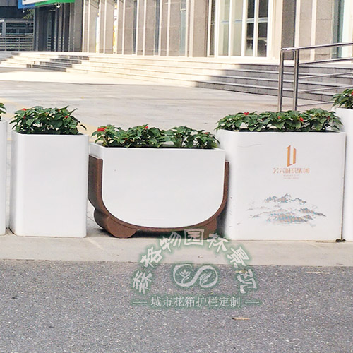 戶外商業(yè)中心多組合花箱隔斷