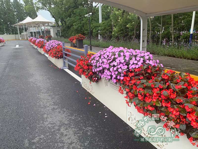 什么是城市市政道路花箱護欄？