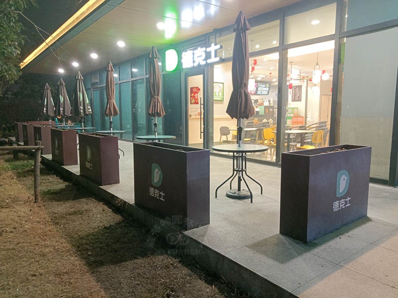 如何選擇園林景區專用花箱