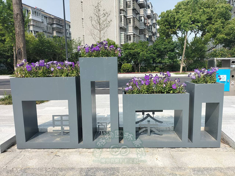 什么是戶外鐵藝花箱