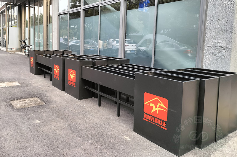 什么是鍍鋅花箱護(hù)欄