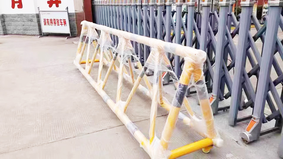 拒馬護(hù)欄快速設(shè)置隔離帶,保障群眾安全 拒馬護(hù)欄快速設(shè)置隔離帶,保障群眾安全